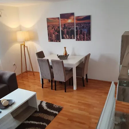 Family Apartment *